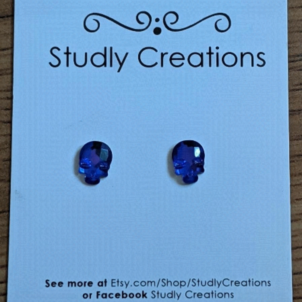 Studlycreations skull earrings
